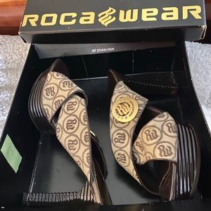 Roca wear fashion shoes size 10